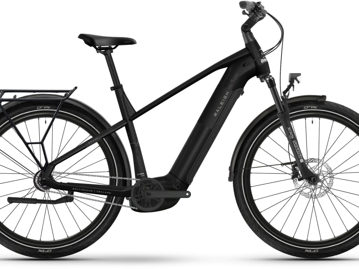 Raleigh Novus Hub Gear Crossbar Electric Bike XL Onyx Black Gloss - Cycles UK